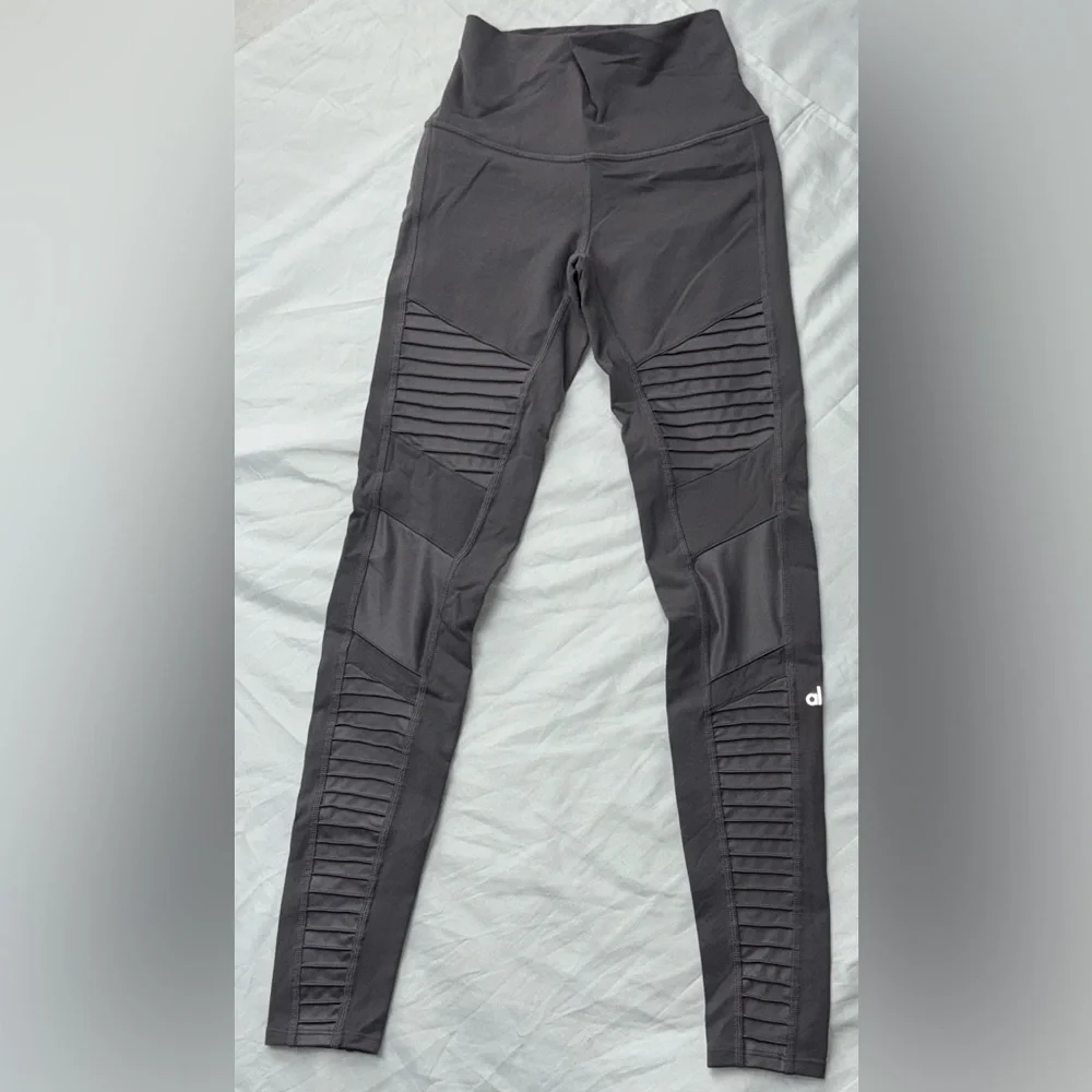 ALO Yoga‎ XS Leggings in Charcoal